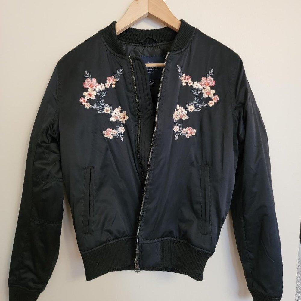 AEO Floral Embroidered Bomber (NWOT)